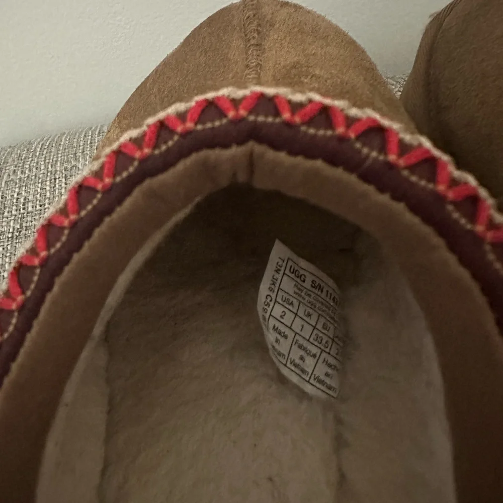 UGG big kids Chestnut Suede Slip-On Clogs with Red Accent